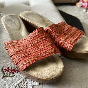 Slip on sandals size 9 soft styles